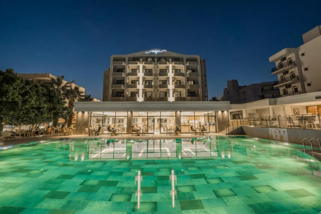 Premier Nergis Beach & Spa Μαρμαρίς